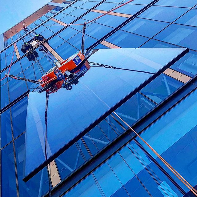 紫荊大廈外立面幕墻玻璃更換工程